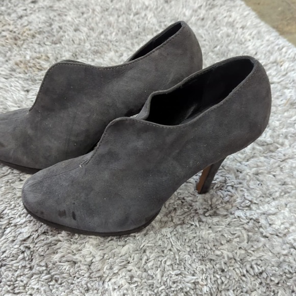 Grey Heels - Picture 1 of 2